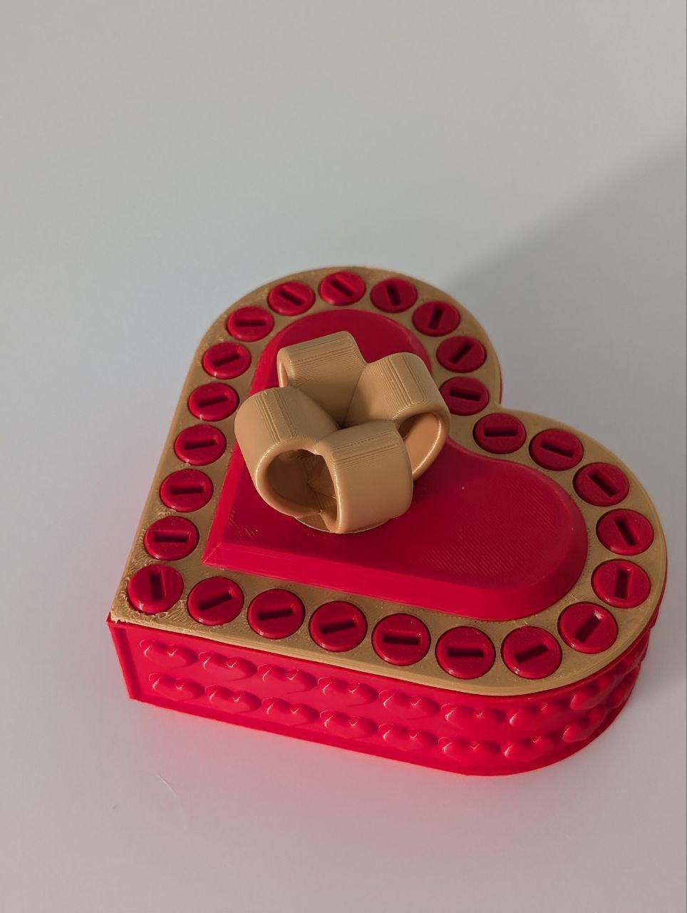 Locking Gift Box | Annoying Gift Box | Holiday Box | Christmas Gift | Family Joke Gift | Birthday Present | 3D Printed