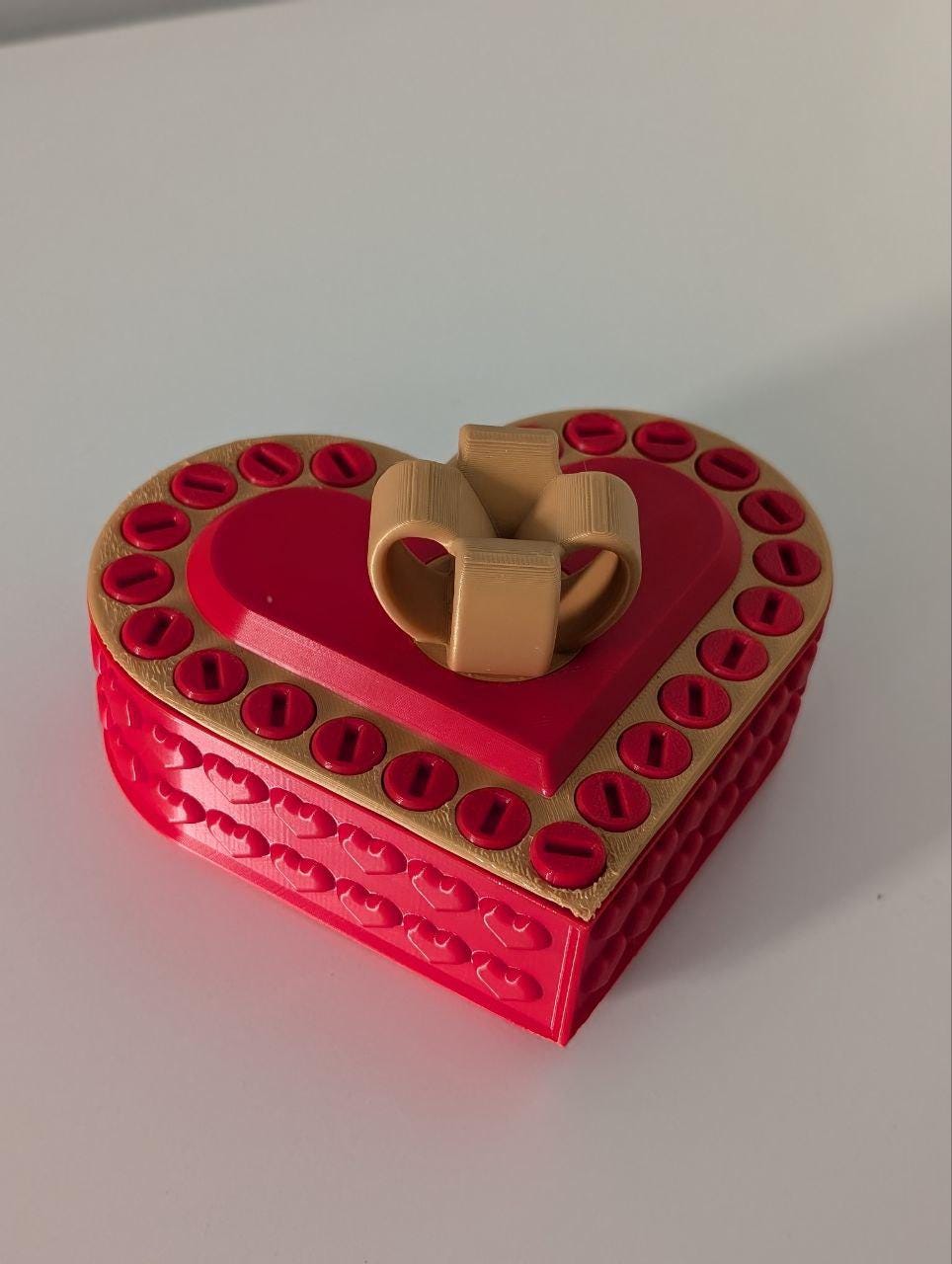 Locking Gift Box | Annoying Gift Box | Holiday Box | Christmas Gift | Family Joke Gift | Birthday Present | 3D Printed